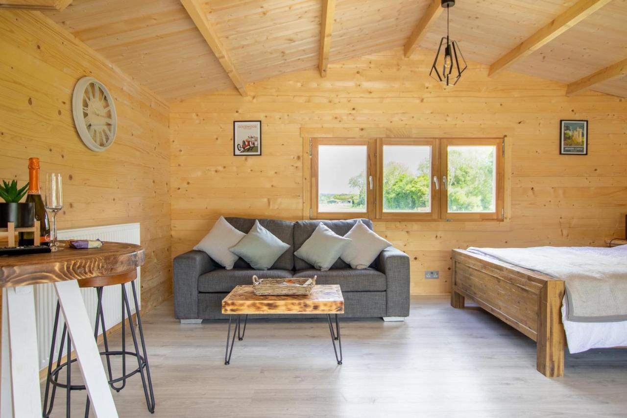 Choller Lake Lodges - Primrose Cabin With Private Hot Tub Arundel Exterior photo