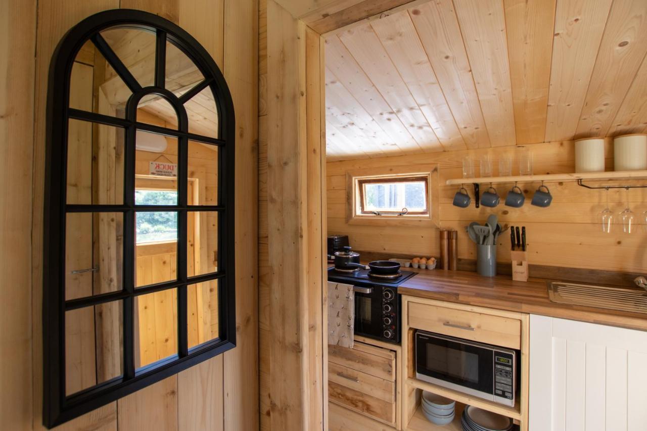 Choller Lake Lodges - Primrose Cabin With Private Hot Tub Arundel Exterior photo