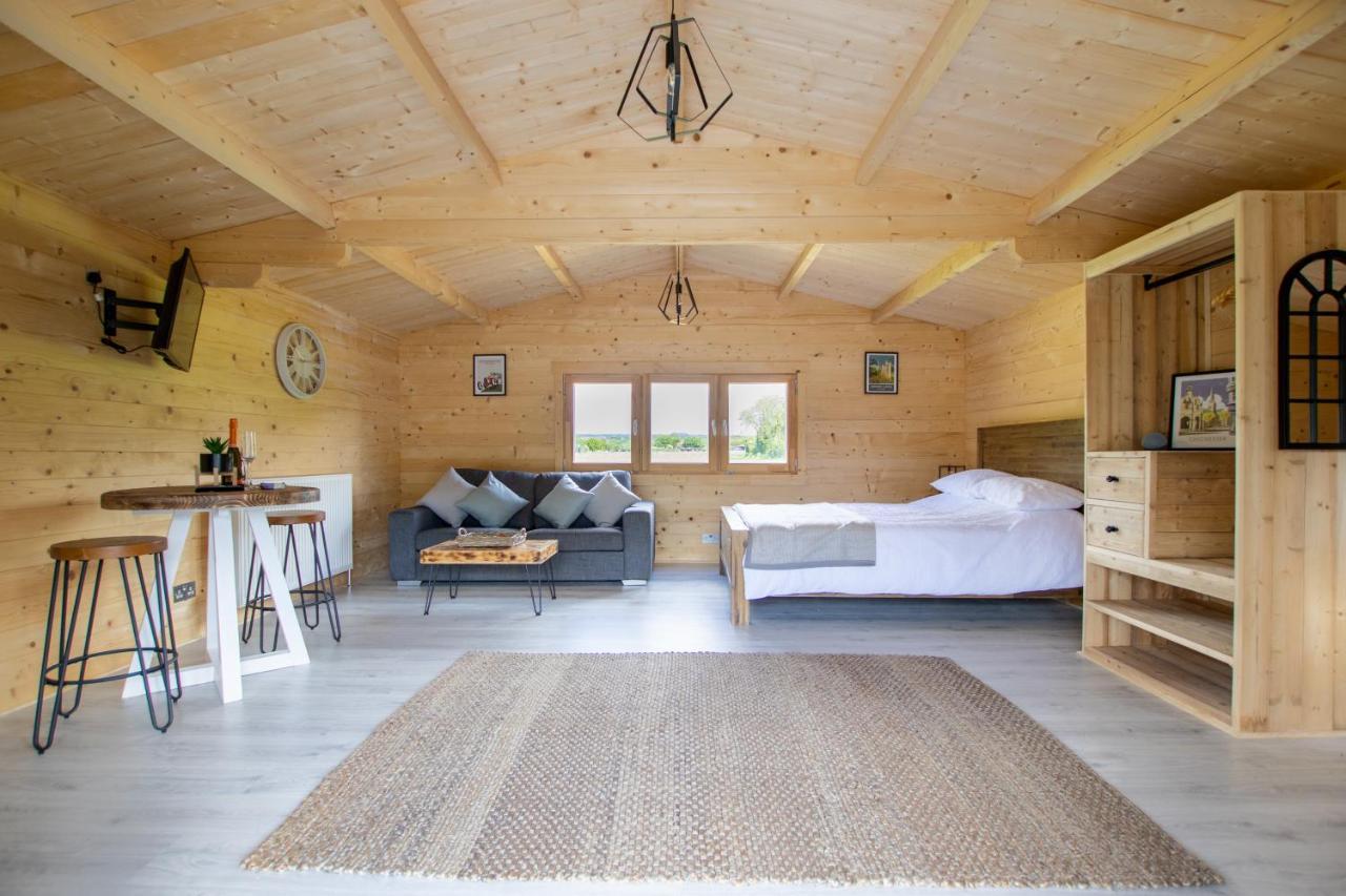 Choller Lake Lodges - Primrose Cabin With Private Hot Tub Arundel Exterior photo